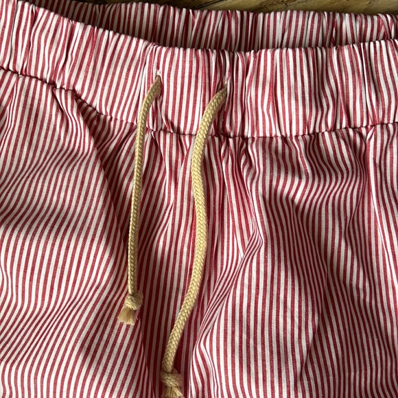 Shorts - Picture 2 of 4